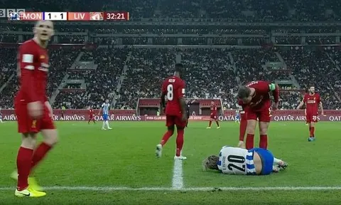 SỐC! Sao Liverpool chửi bậy, bị BBC phát đi toàn thế giới