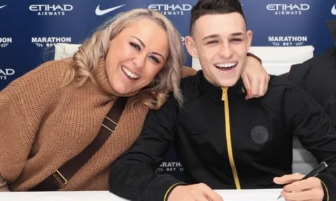 Man City 'sốc và kinh hoàng' sau sự cố với gia đình Phil Foden
