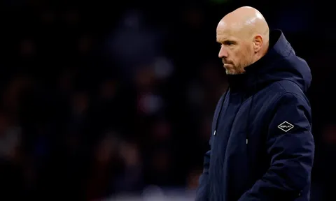 Ten Hag tức giận khi liên tục bị gặng hỏi về Quỷ đỏ