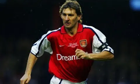 10 HLV tệ nhất kỷ nguyên Premier League: Có thủ quân huyền thoại Arsenal