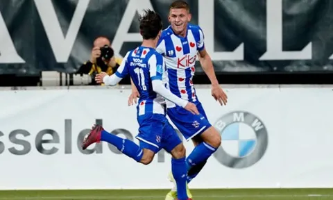Văn Hậu tiếp tục dự bị, SC Heerenveen thắng đội bóng vừa hòa Manchester United