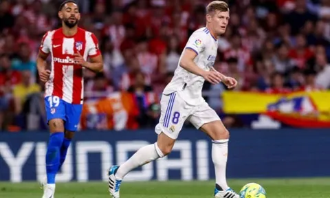 Zinchenko có thể hóa "siêu cò" cho Arsenal