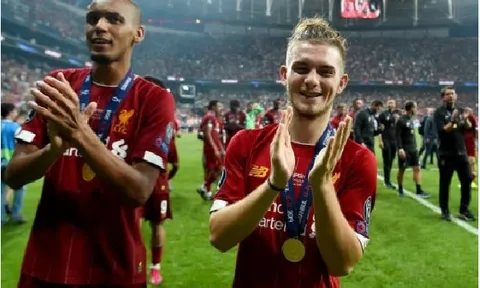 Arsenal chia tay thần đồng 18 tuổi