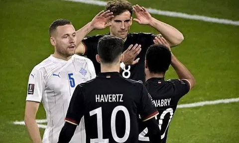 Rời OTF, Martial nói ra sự thật về Ronaldo trong phòng thay đồ M.U