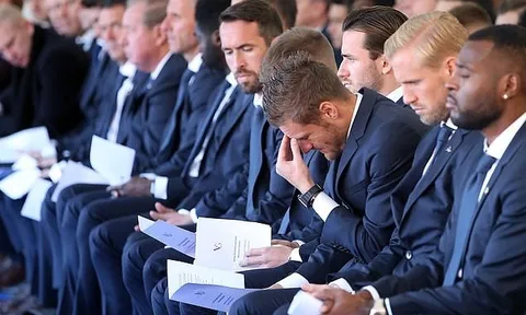Jamie Vardy rơi lệ trong ngày tưởng niệm tai nạn thảm khốc