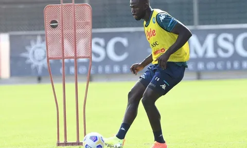 Chadwick: 'Chelsea sẽ không lặp lại sai lầm của M.U với Lukaku'