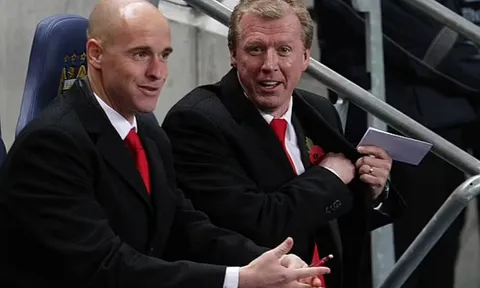 Ten Hag có liều lĩnh khi muốn sửa sai cho Van Gaal?