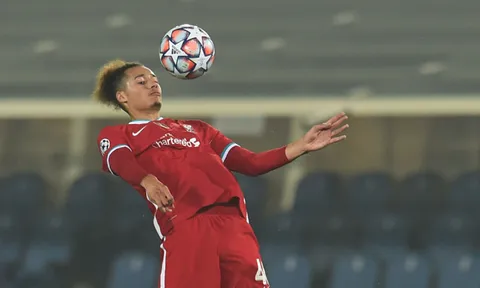 Jurgen Klopp tiết lộ người giúp ông tìm thấy "Van Dijk mới"