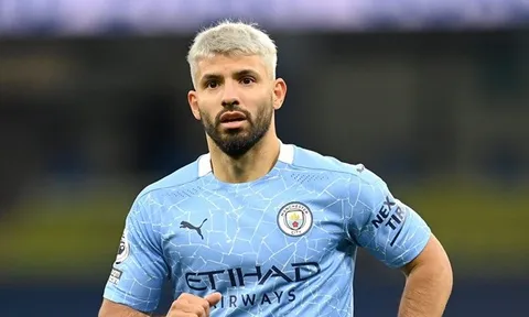 Ramsdale khuyên các đồng đội nghe lời Arteta