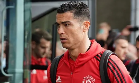 Ten Hag vỡ mộng với Ronaldo