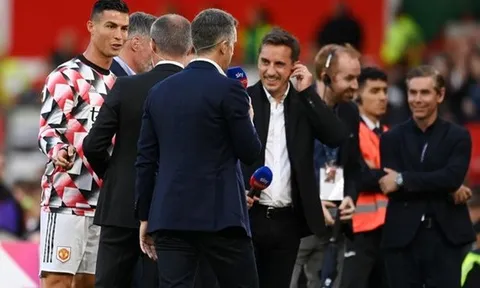Phản ứng của Ronaldo với Roy Keane khi phải ngồi dự bị