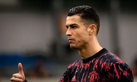Nhìn Bruno, Rashford, Sancho, Chelsea đã biết làm gì với Ronaldo