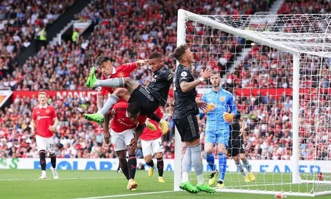 Gallas chỉ ra 2 "tội đồ" của Arsenal trong trận thua Man Utd