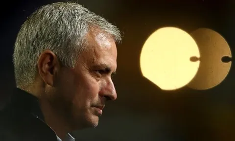 1 năm trôi qua, Pochettino nói lời tâm can về Mourinho