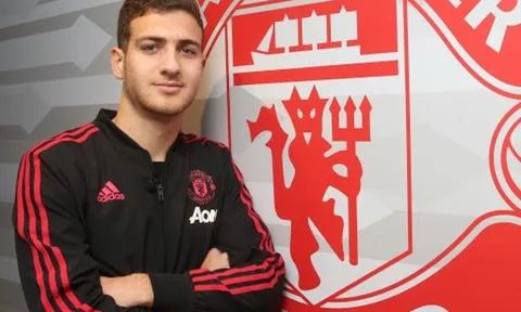 AC Milan 'ủ mưu' cuỗm tài năng của Man Utd ở chợ Đông