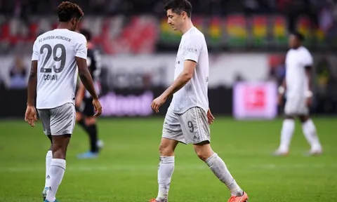 Boateng 'ăn' thẻ đỏ, Bayern Munich nhận trận thua lịch sử