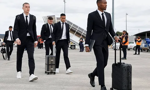 Dàn sao Real Madrid diện như tài tử điện ảnh tại 'kinh đô ánh sáng"
