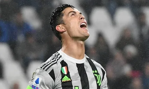 Vừa tỏa sáng cho đội tuyển, Ronaldo lại ngồi ngoài khi về Juventus
