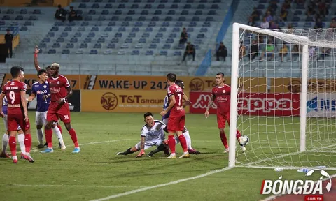 Trợ lý HLV Hà Nội FC lên tiếng về bàn thắng tranh cãi của Omar