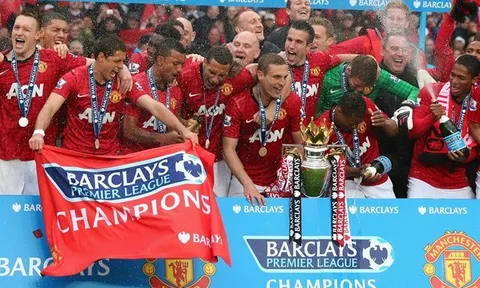 10 CLB hay nhất thập kỷ qua: Thảm hại Man Utd; Cú sốc với Barca