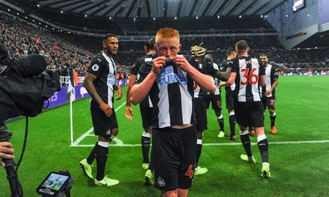 10 hình ảnh ấn tượng sau vòng 8 EPL: "Tiểu Long" hạ Quỷ đỏ; Cơn lốc ở Etihad!