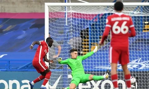 10 hình ảnh ấn tượng vòng 2 EPL: Mane 'nhấn chìm' hàng thủ Chelsea
