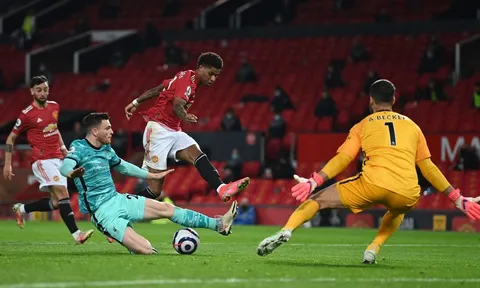 10 thống kê M.U 2-4 Liverpool: Tử huyệt của Quỷ đỏ; Kỷ lục đáng nể!