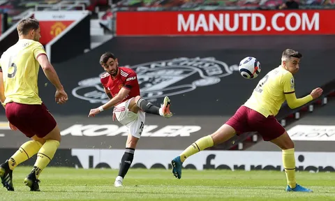 10 thống kê M.U 3-1 Burnley: Xuất hiện một "Carlos 2.0", và siêu dự bị