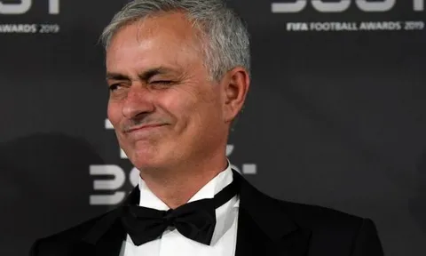Bị Mourinho cám dỗ, Á quân Châu Âu làm điều phũ phàng với HLV