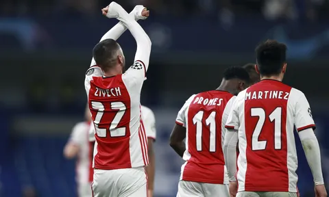 Khán giả: 'Từ lúc nào mà Chelsea lại là đội bóng lớn hơn Ajax?'