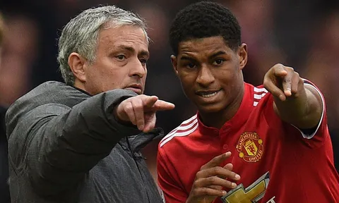 Mourinho đã đúng khi nói Rashford nên "đá cánh hoặc đá cặp"