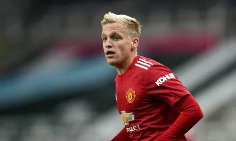 Không phải M.U, thầy cũ chỉ ra CLB phù hợp với Van de Beek