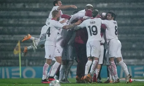 HLV AC Milan xúc động với chiến thắng sau 12 lượt đá penalty