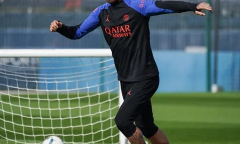 Trở lại PSG, Mbappe thể hiện đẳng cấp vượt trội