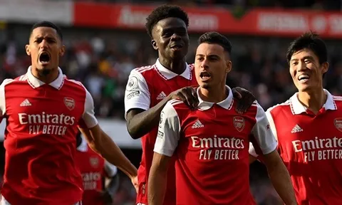 Không từ bỏ, Chelsea bám sát tiền đạo Arsenal