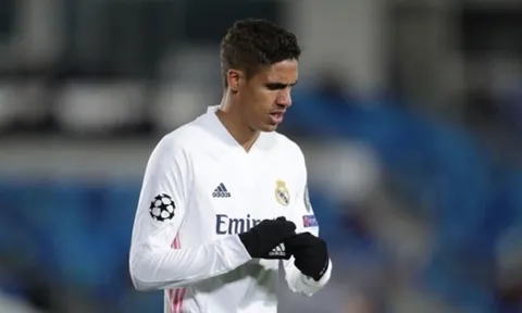 "Man United không nên chiêu mộ Varane"