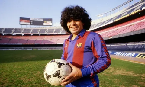 Vì sao Barcelona quyết định bán Diego Maradona cho Napoli?