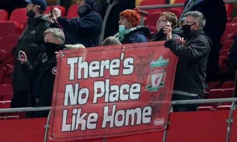 Ai là chủ sở hữu thật sự của Old Trafford, Anfield?