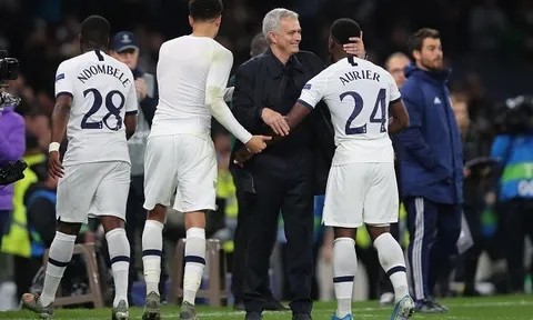 Quá ''khát'' danh hiệu, dàn sao Tottenham đồng lòng muốn Mourinho làm một điều