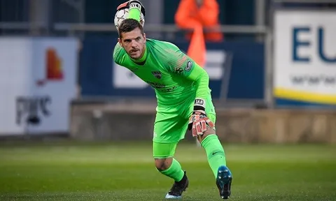 Lo Tottenham lấy mất ngôi sao, Ajax nhắm chiêu mộ ''người nhện'' Bỉ