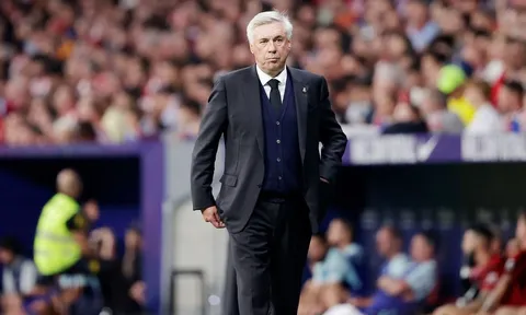 Ancelotti phản ứng khi Simeone đi thẳng vào đường hầm