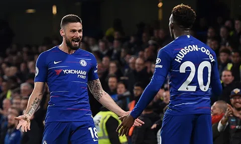 Rời Chelsea, Giroud làm đồng đội với Ozil?