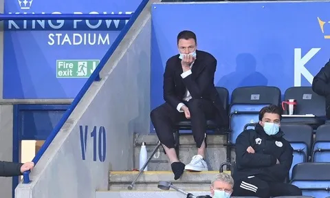 Cựu sao MU chấn thương, Leicester nhận liền hậu quả