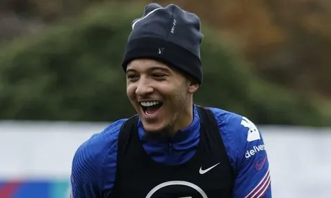 Jadon Sancho tới Man Utd khiến 7 cái tên "ngồi trên đống lửa"