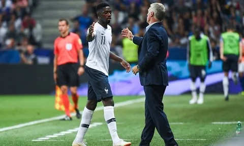 "Bom xịt" Barcelona thăng hoa cùng Martial