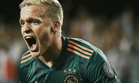 Cán mốc 100 bàn cho đội tuyển, Ronaldo nhận lời chúc mừng từ Vua bóng đá