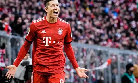 Với phong độ siêu hủy diệt, Lewandowski đã bị "đánh cắp" QBV
