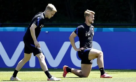 Cơn ác mộng tiếp diễn với Van de Beek, nguy cơ nghỉ EURO