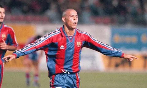 Fan Barca: "Còn lâu Ronaldo mới sánh vai được với cái tên này"