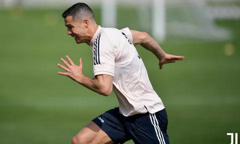 Juventus ra quyết định "không thể sốc hơn" cho tương lai của Cristiano Ronaldo